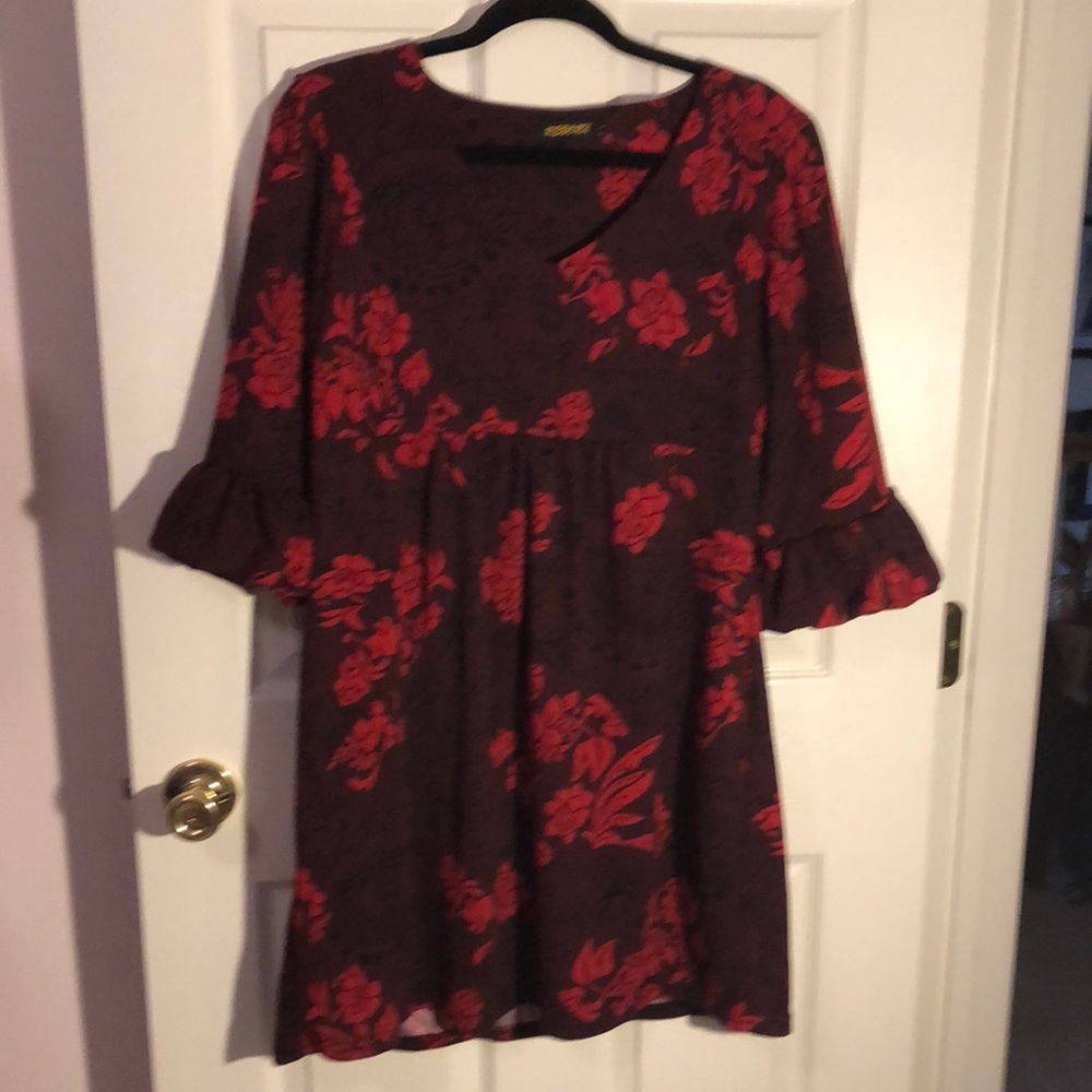 Women's dress red maroon roses